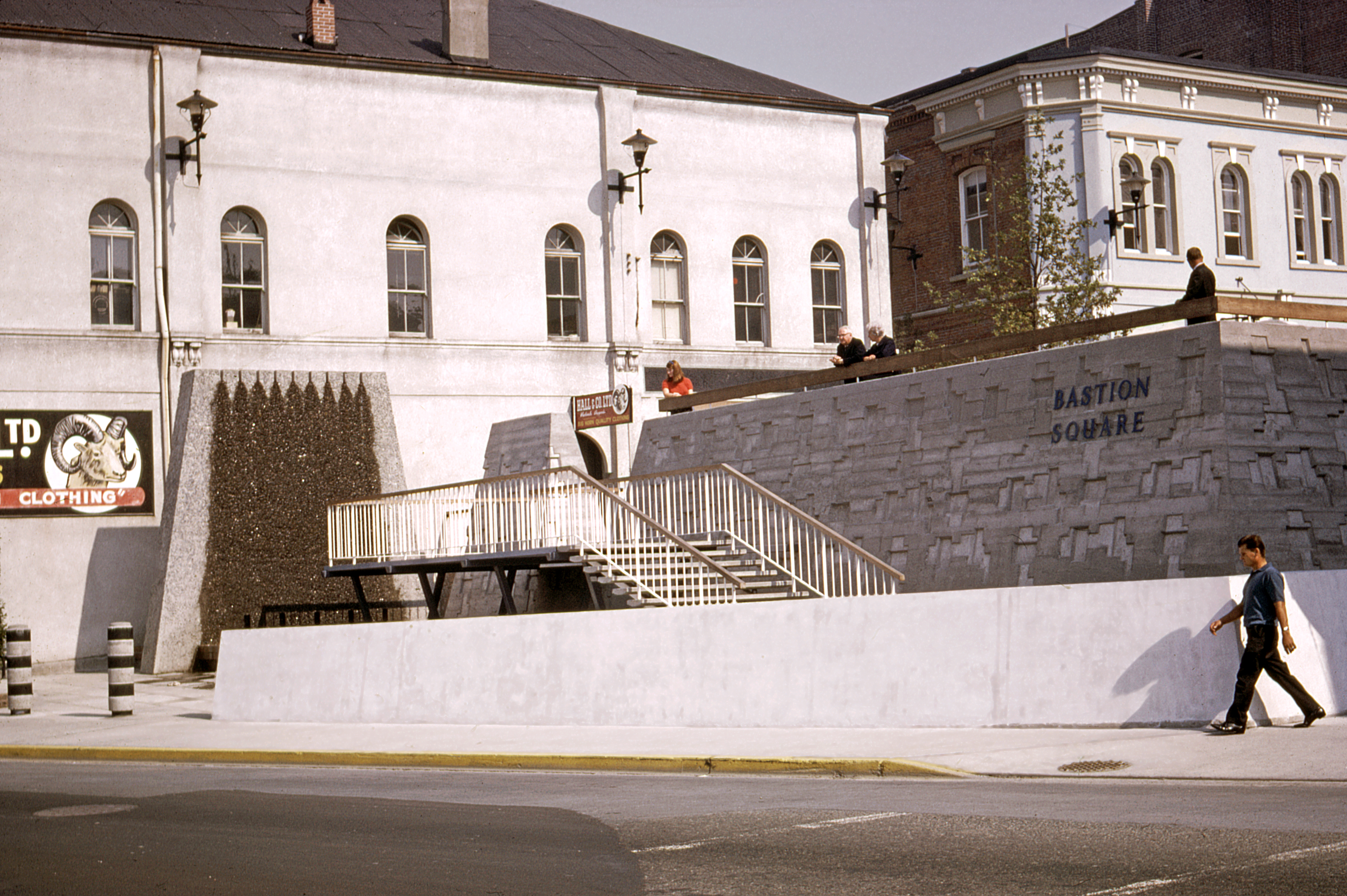 Full slide scan at 4000 PPI with red box indicating detail area